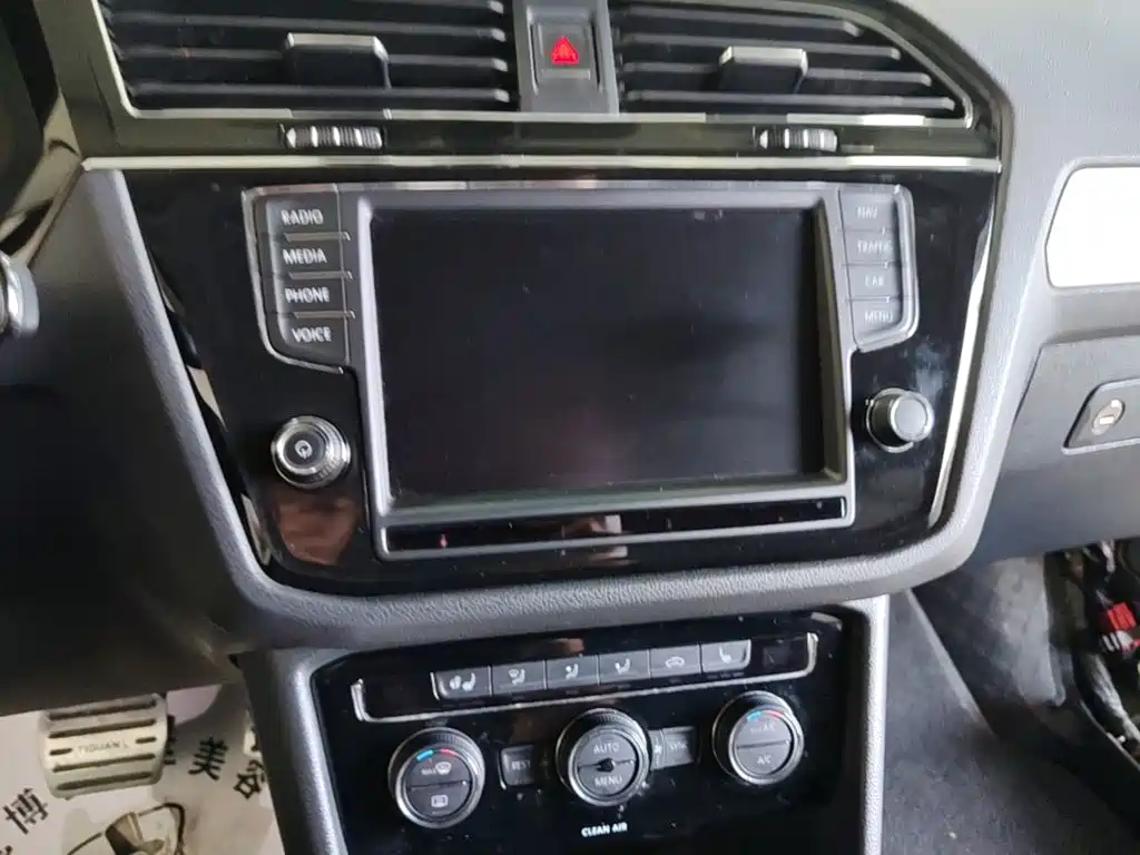 Volkswagen Tiguan L — миниатюра 13