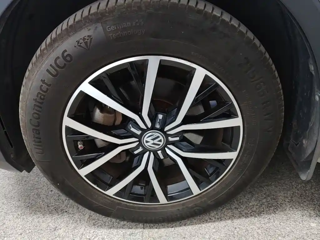 Volkswagen Tiguan L — миниатюра 23