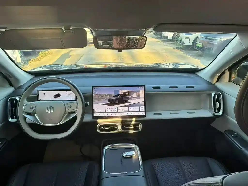 Leapmotor Leapmotor B10 — миниатюра 4