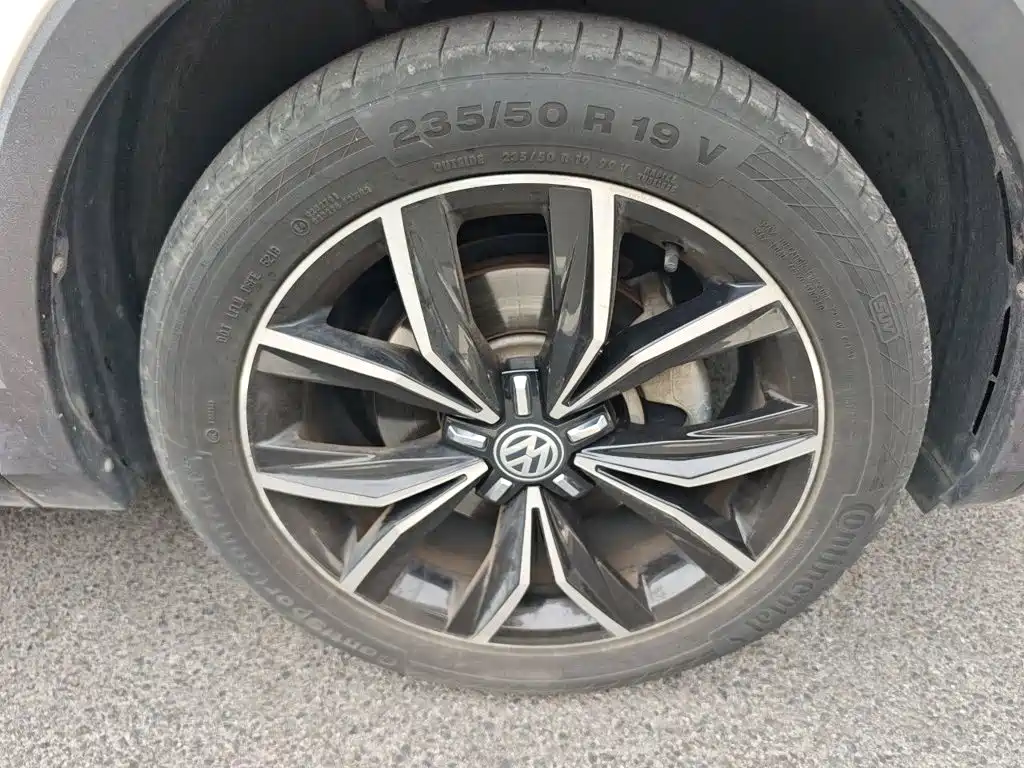Volkswagen Tiguan L — миниатюра 9