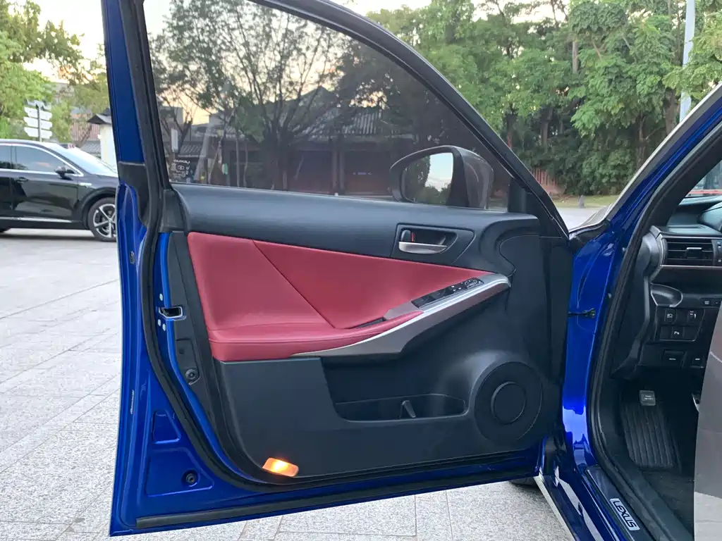 Lexus IS — миниатюра 8