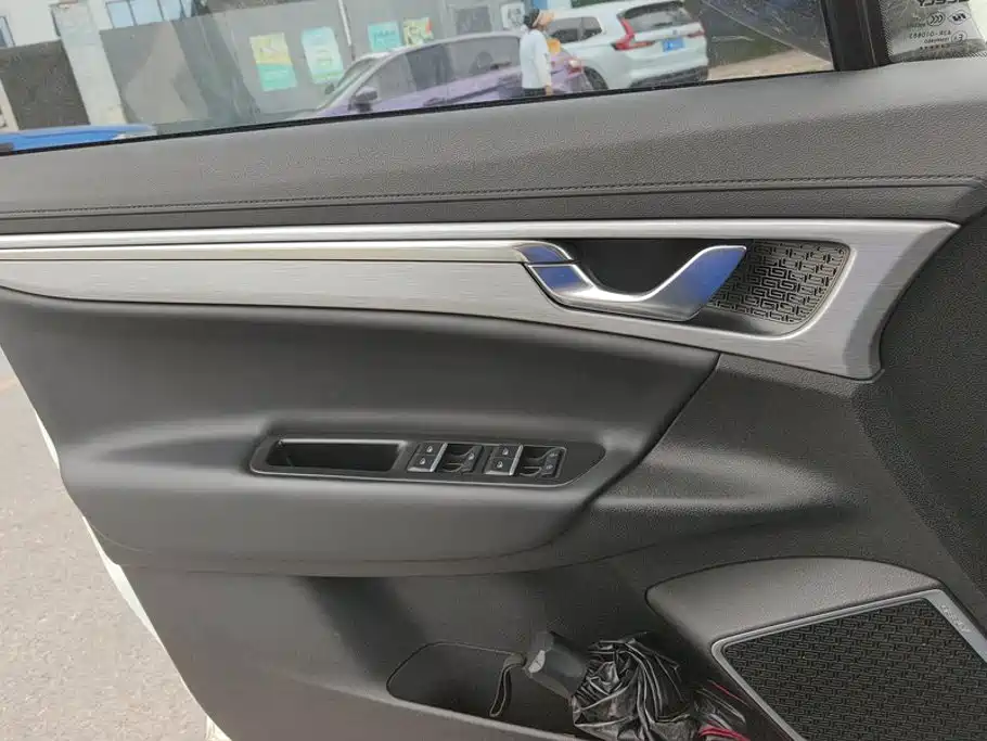 Geely Emgrand GS — миниатюра 7