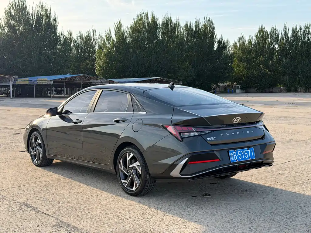 Hyundai Elantra — миниатюра 5