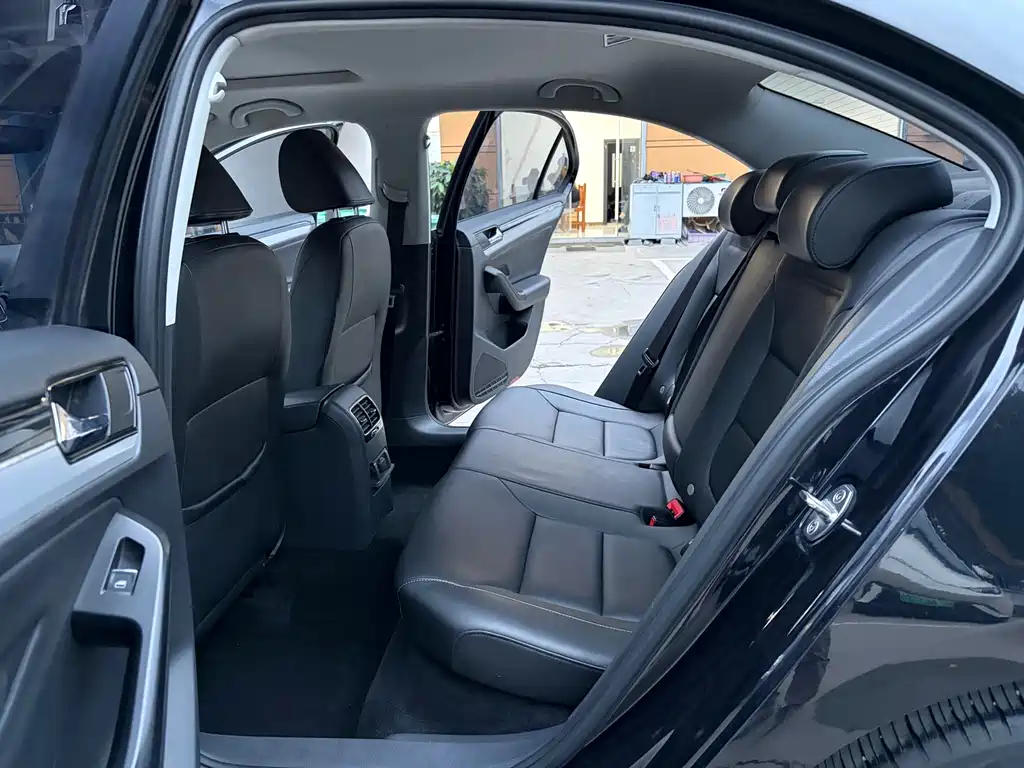 Volkswagen Sagitar — миниатюра 13