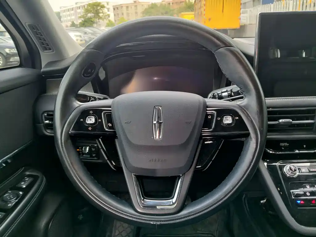 Lincoln Corsair — миниатюра 8