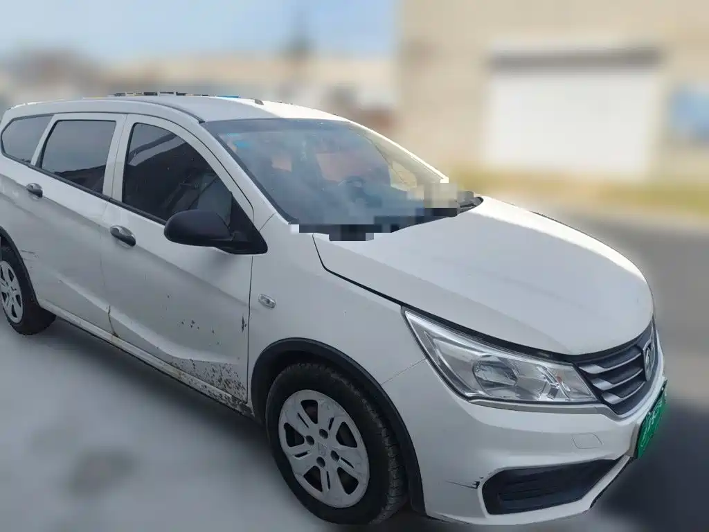 Baojun 310W — миниатюра 3