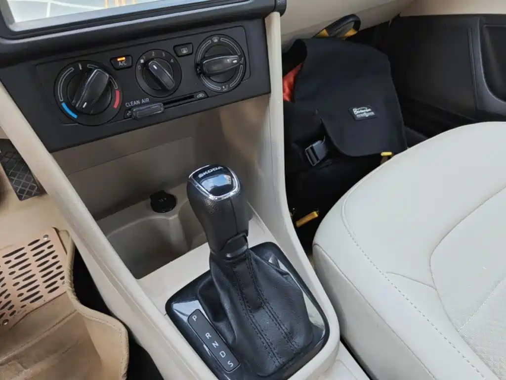 Skoda Rapid Spaceback — миниатюра 14