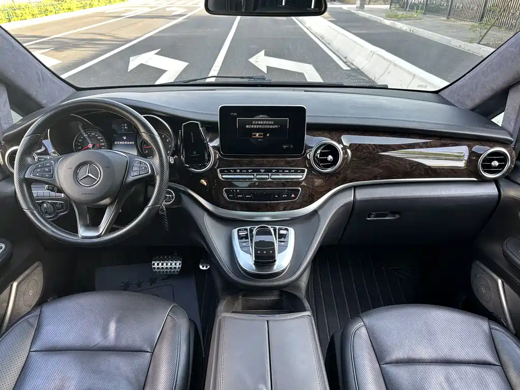 Mercedes-Benz V-Class V 2018 V 260 L Luxury Long Wheelbase VI