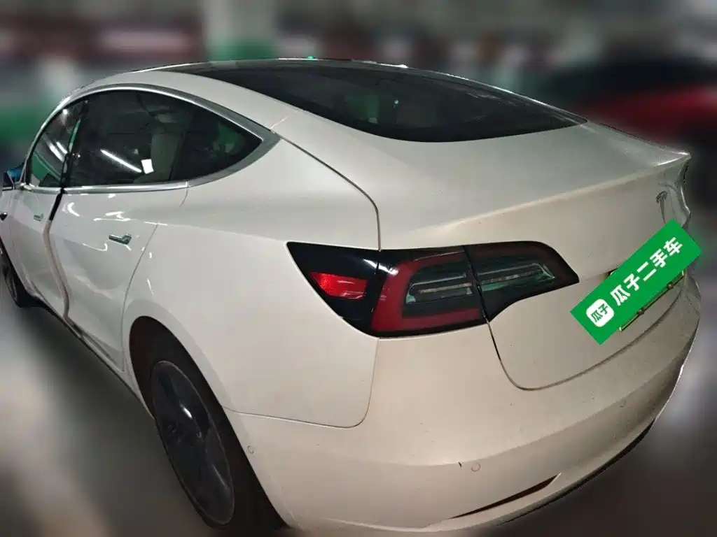 Tesla Model 3 — миниатюра 25