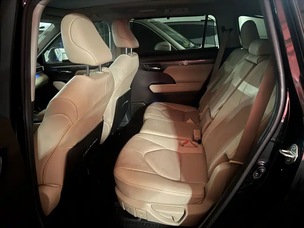 Toyota Highlander — миниатюра 10