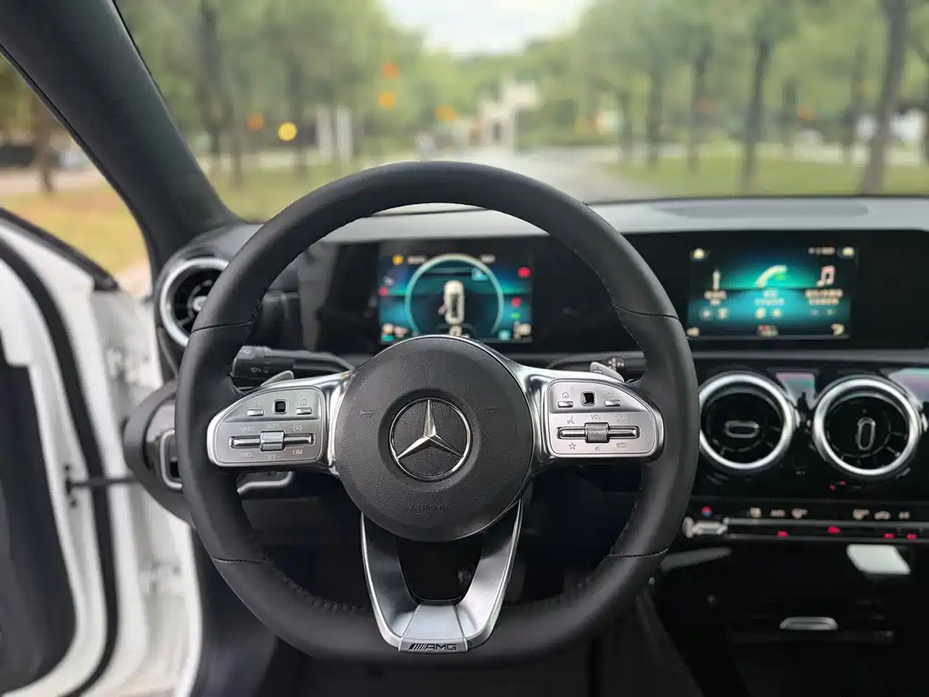 Mercedes-Benz A-Class — миниатюра 12