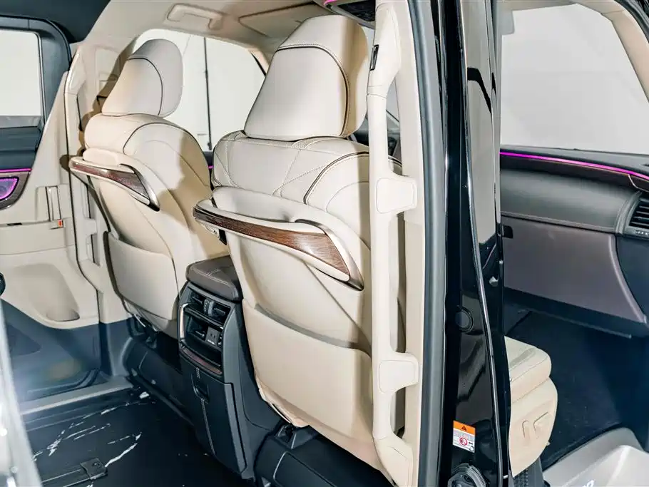Toyota Vellfire — миниатюра 23