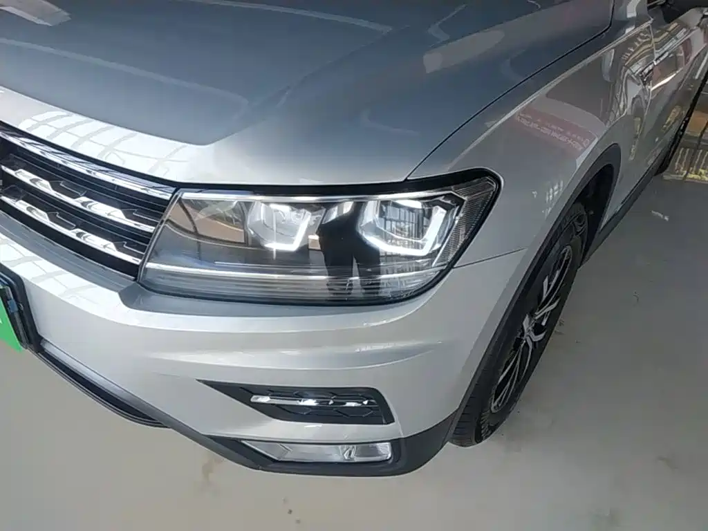 Volkswagen Tiguan L — миниатюра 24