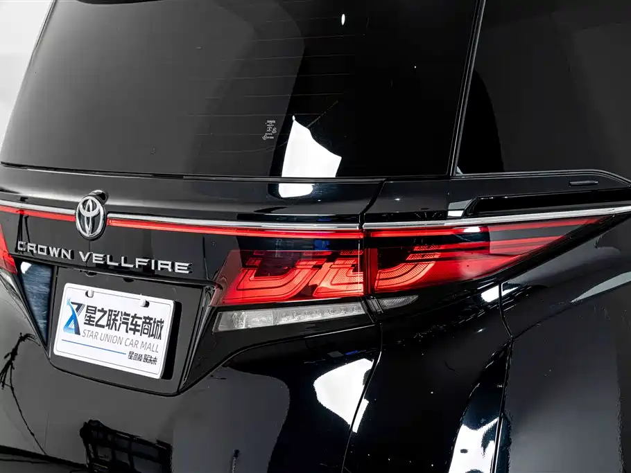 Toyota Vellfire — миниатюра 8
