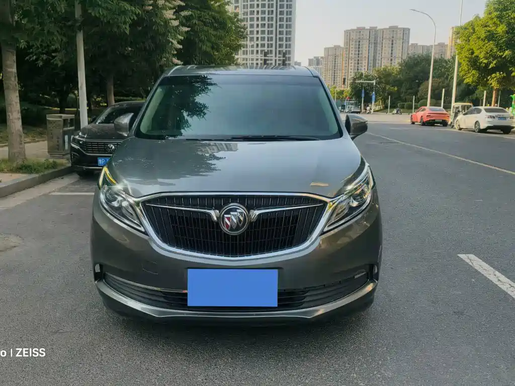 Buick GL8 — миниатюра 3
