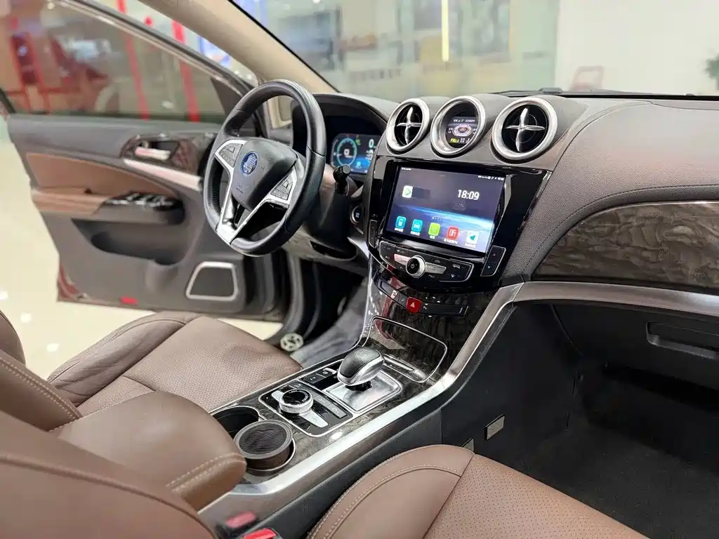 BYD Tang New Energy — миниатюра 5
