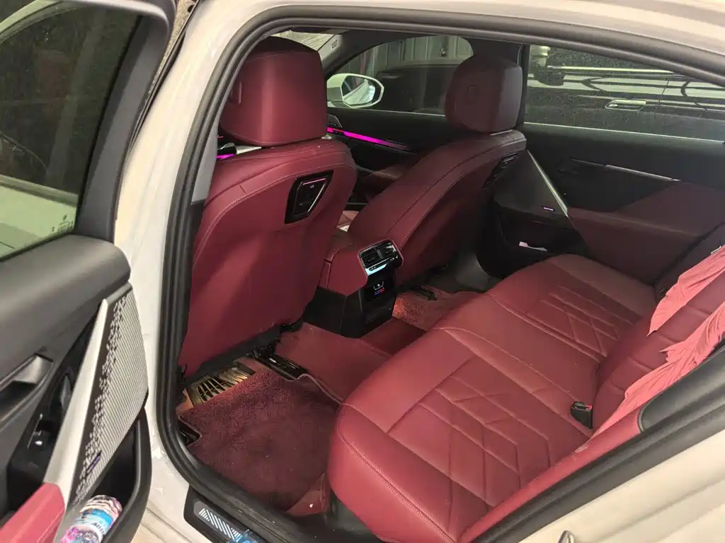 BMW 5 Series — миниатюра 6