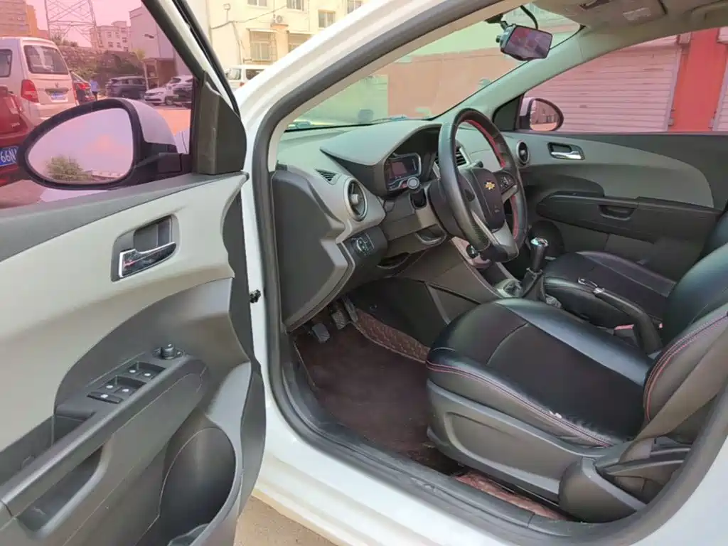 Chevrolet Aveo — миниатюра 16
