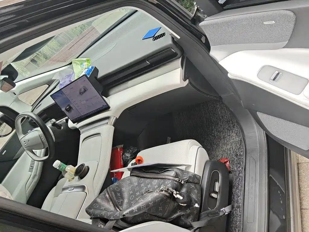 XPeng X9 — миниатюра 19