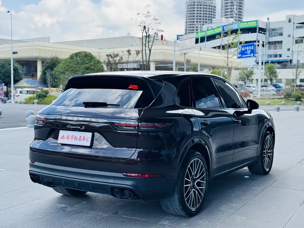 PORSCHE CAYENNE