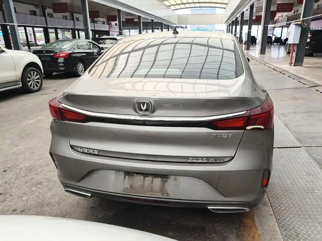 Changan Eado — миниатюра 6