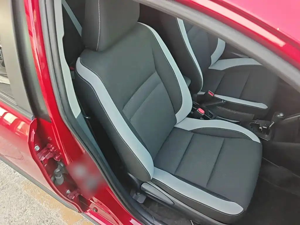 Toyota Yaris L — миниатюра 25
