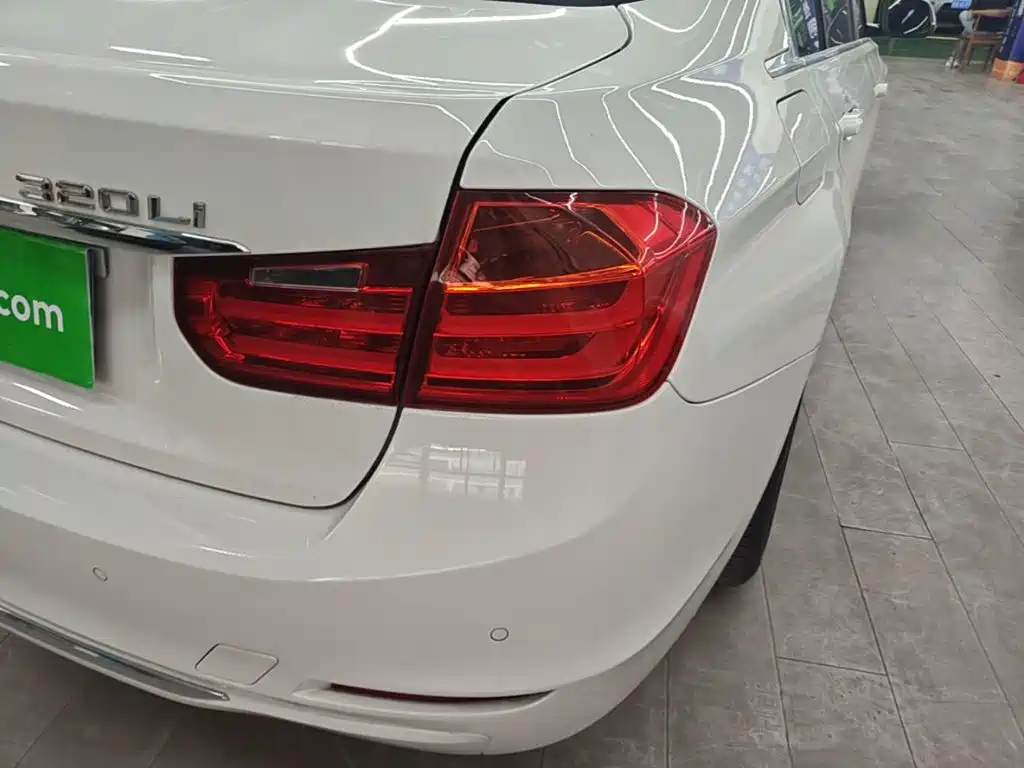 BMW 3 Series — миниатюра 8