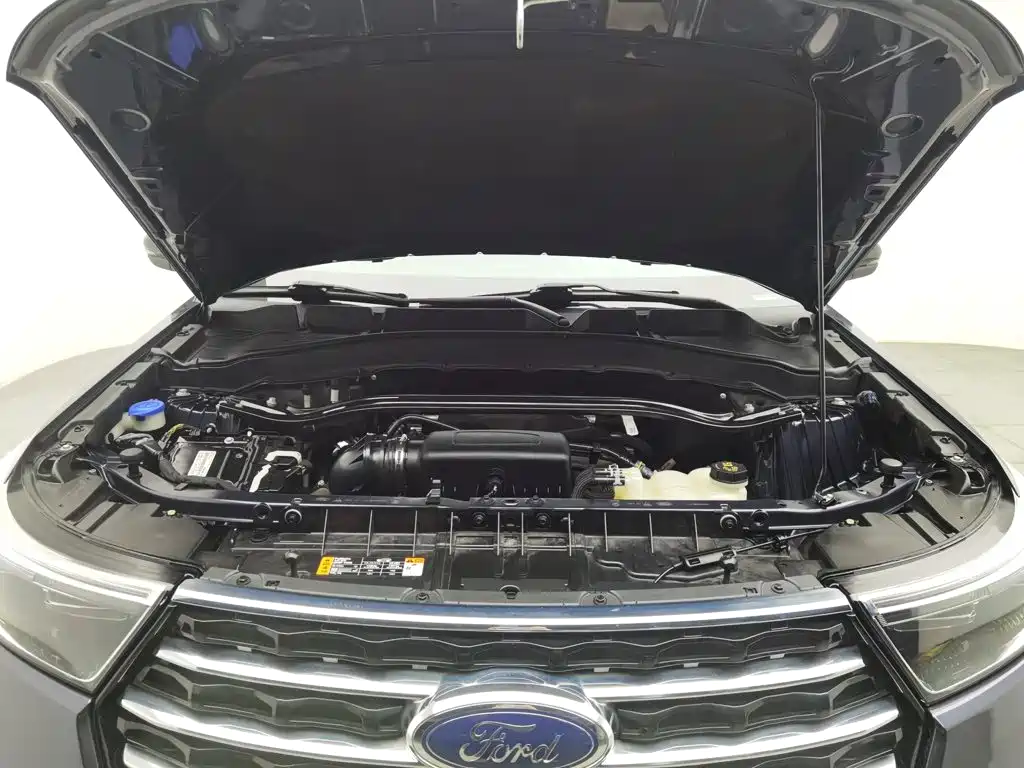 Ford Explorer — миниатюра 6
