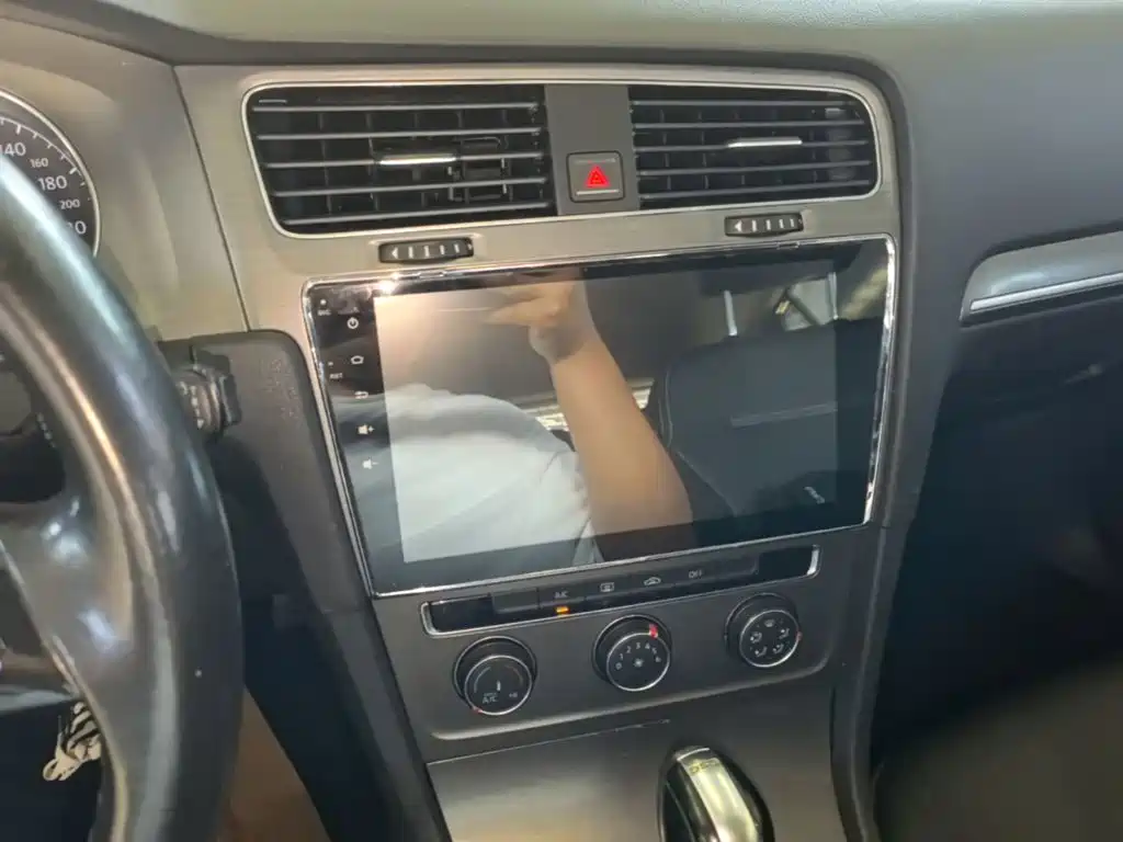 Volkswagen Golf — миниатюра 13