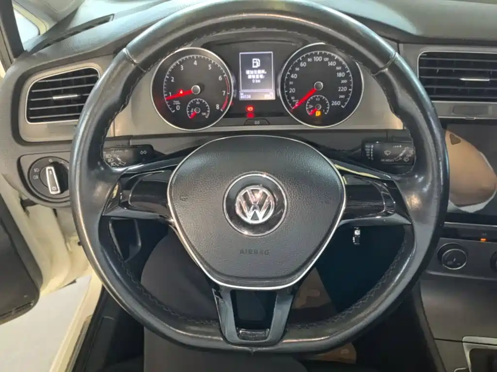 Volkswagen Golf — миниатюра 11