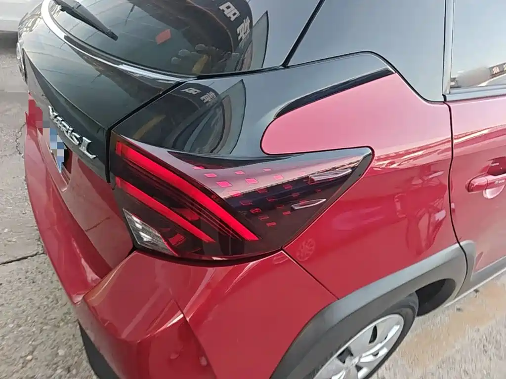Toyota Yaris L — миниатюра 8