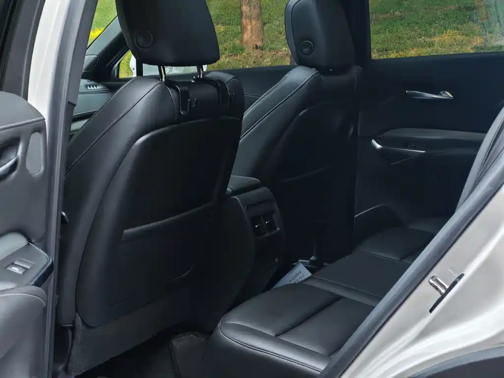 Cadillac XT4 — миниатюра 7