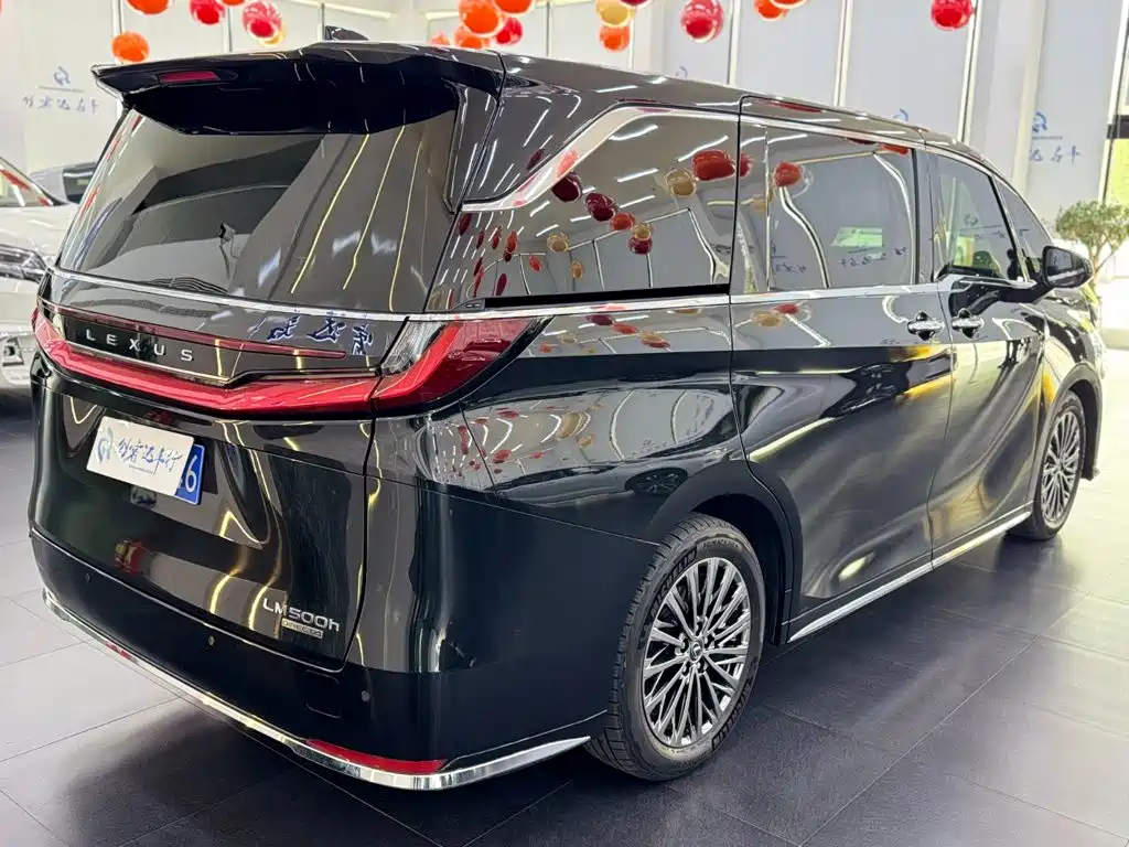 Lexus LM — миниатюра 5