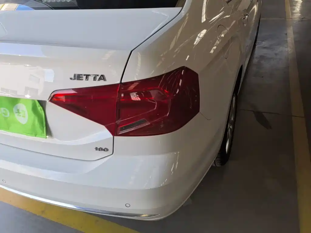 Volkswagen Jetta — миниатюра 8