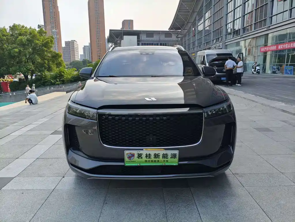 Li Auto ONE 2020 6 мест
