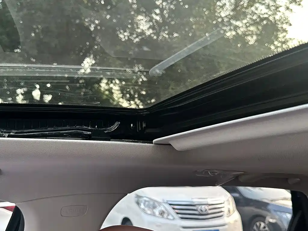 Geely Emgrand — миниатюра 10