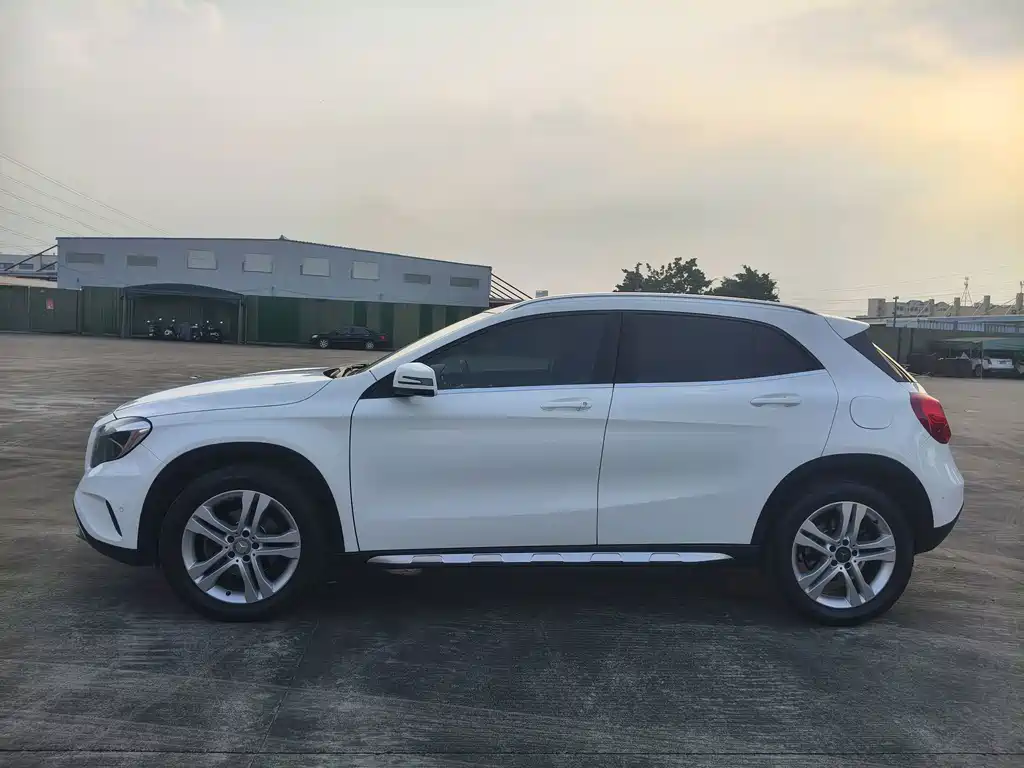 Mercedes-Benz GLA — миниатюра 7