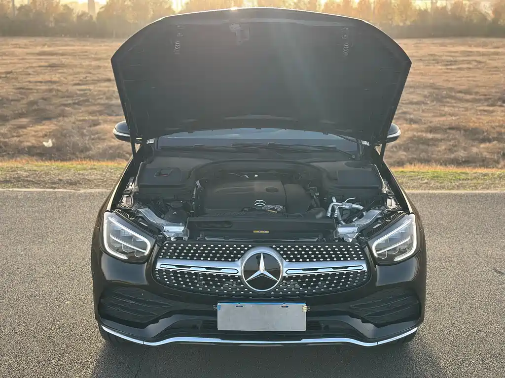 MERCEDES-BENZ GLC