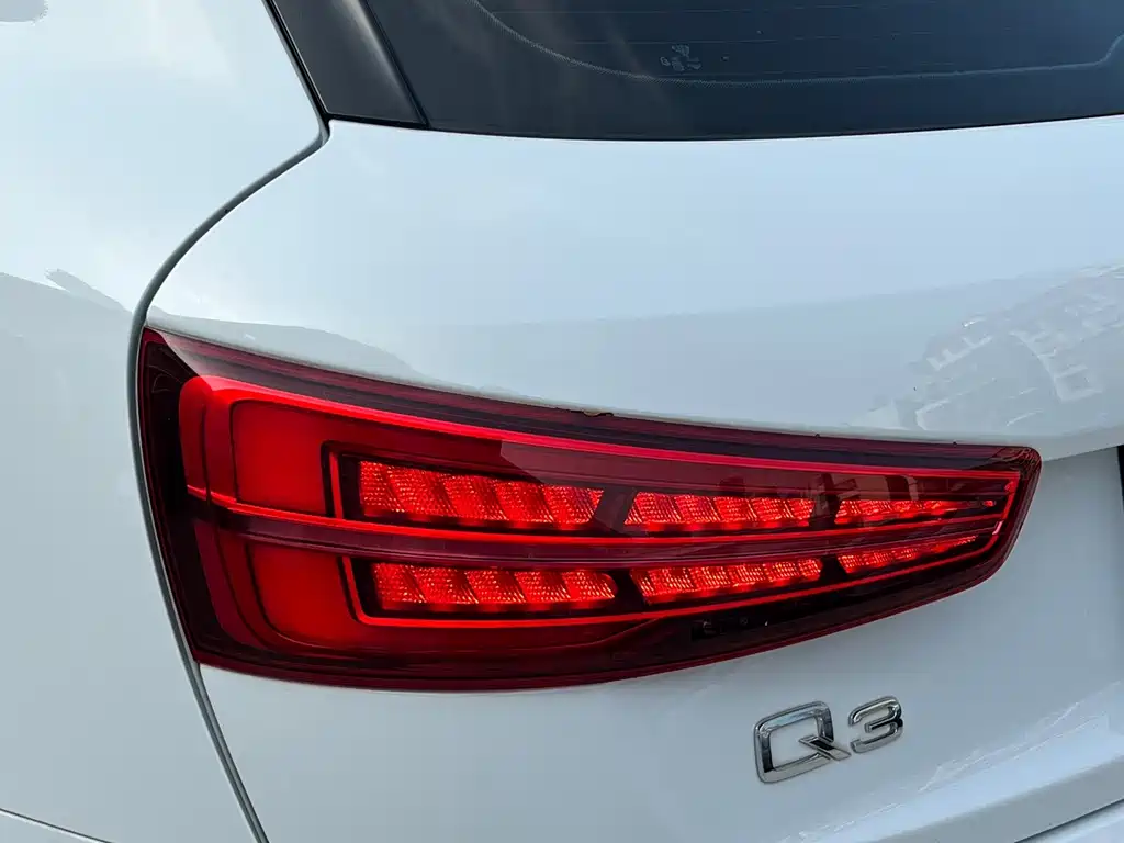 Audi Q3 — миниатюра 12