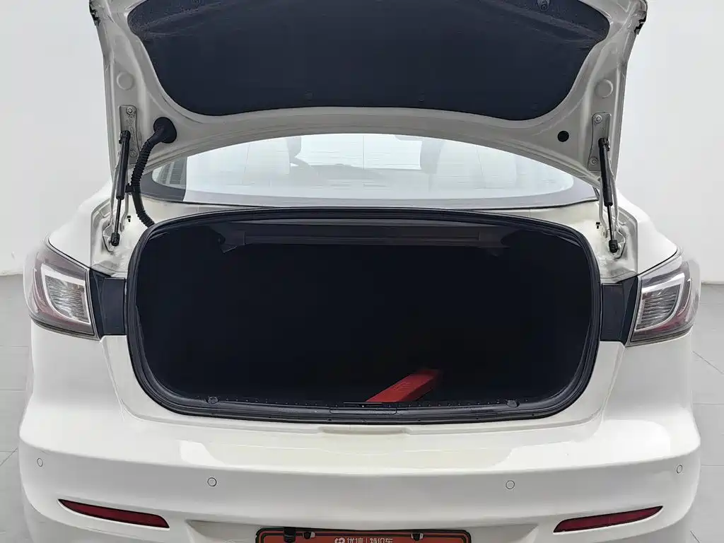 Mazda 3 Xingcheng — миниатюра 16