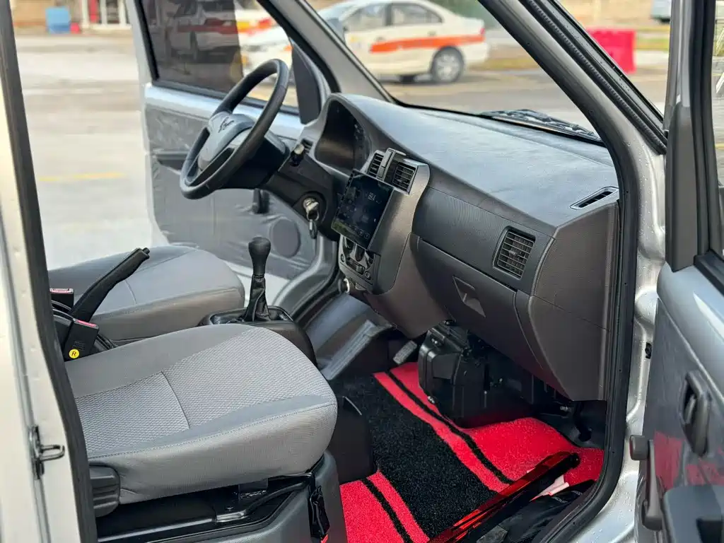 Wuling Rongguang 2024 1.5L LAR