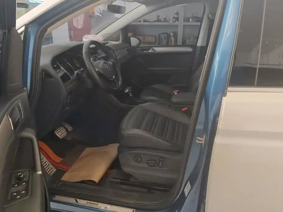 Volkswagen Touran — миниатюра 9