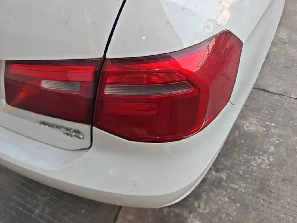 Volkswagen Jetta — миниатюра 8