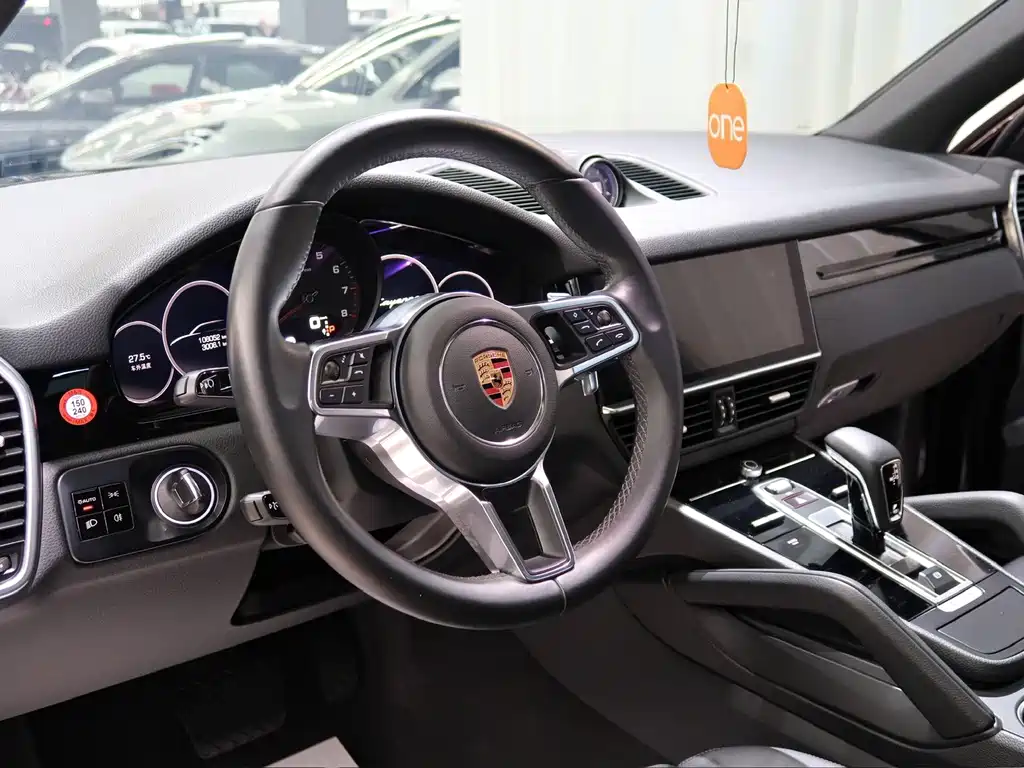 Porsche Cayenne — миниатюра 5
