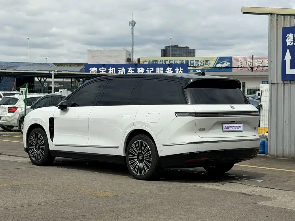 NIO ES8 — миниатюра 13