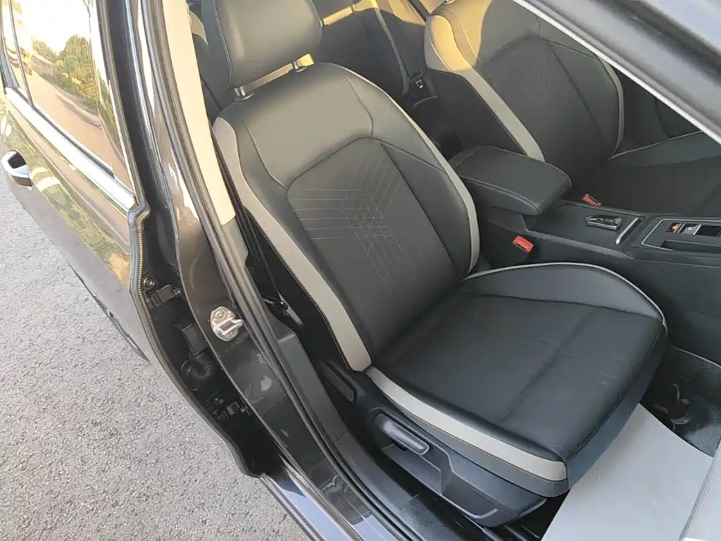 Volkswagen Golf — миниатюра 25