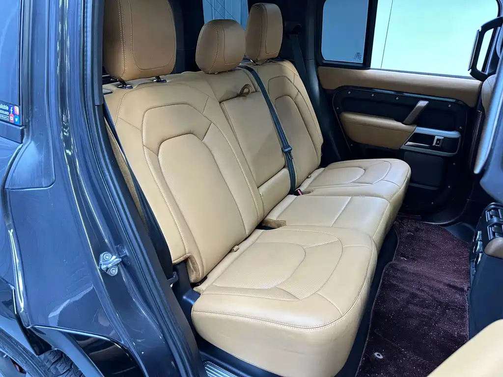 Land Rover Defender — миниатюра 21
