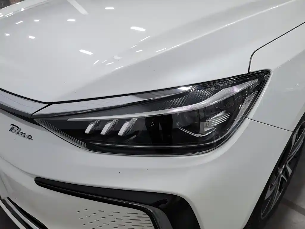 BAIC EU5 — миниатюра 7