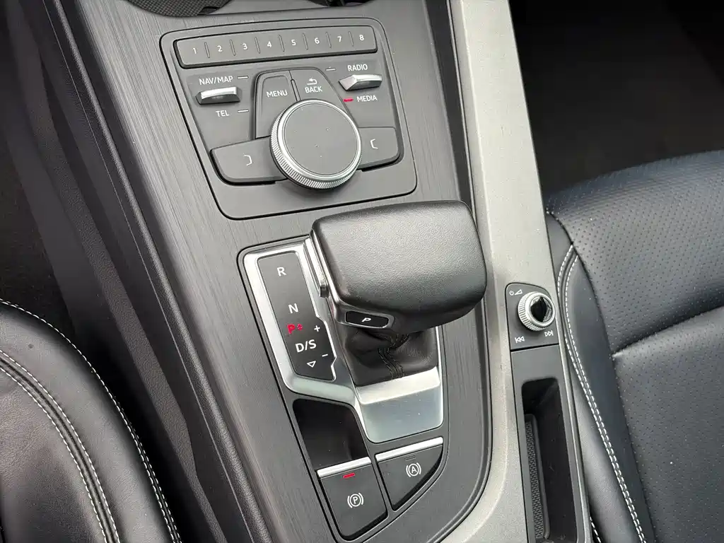 Audi A4L — миниатюра 14