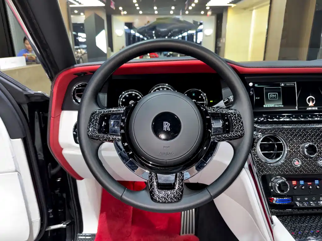 Rolls-Royce Cullinan 2018 мест